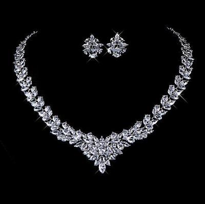 Ensemble de colliers à collier de fleurs Zircon