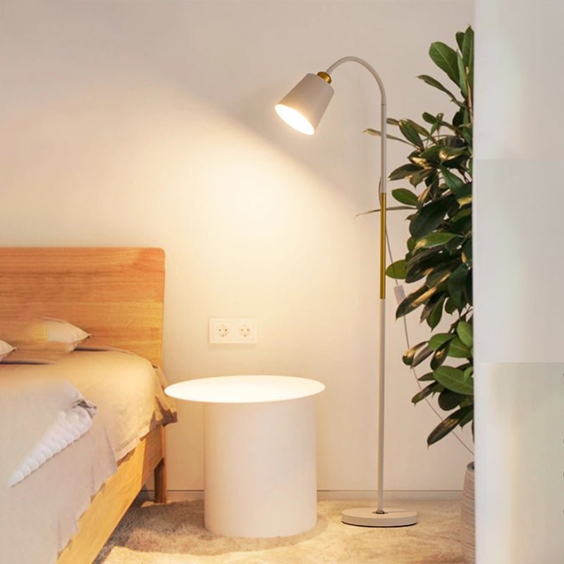 Lampe de sol de protection des yeux de style nordique
