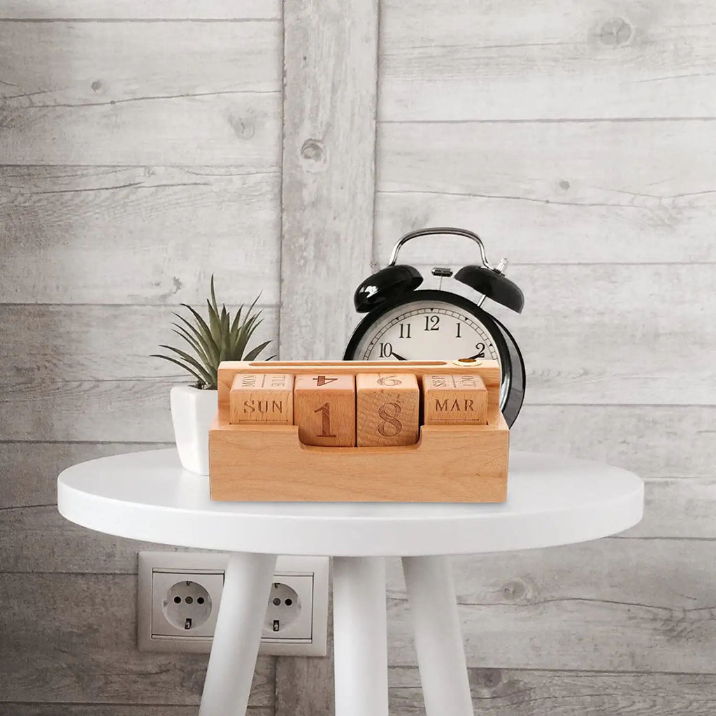Bureau de calendrier simple en bois massif