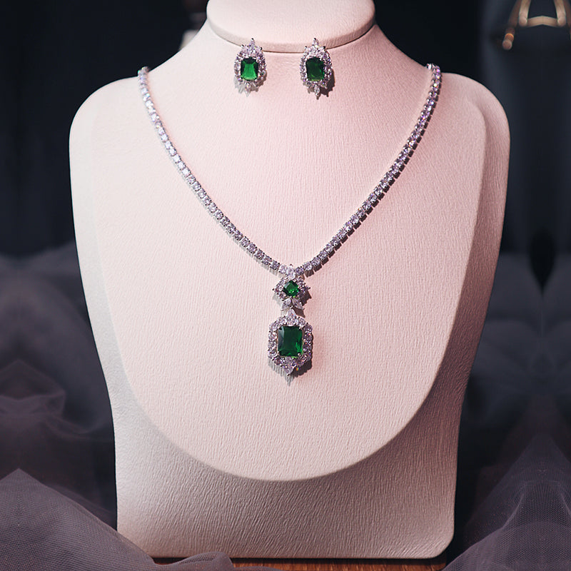 Ensemble de boucles d'oreilles pendentif vert foncé
