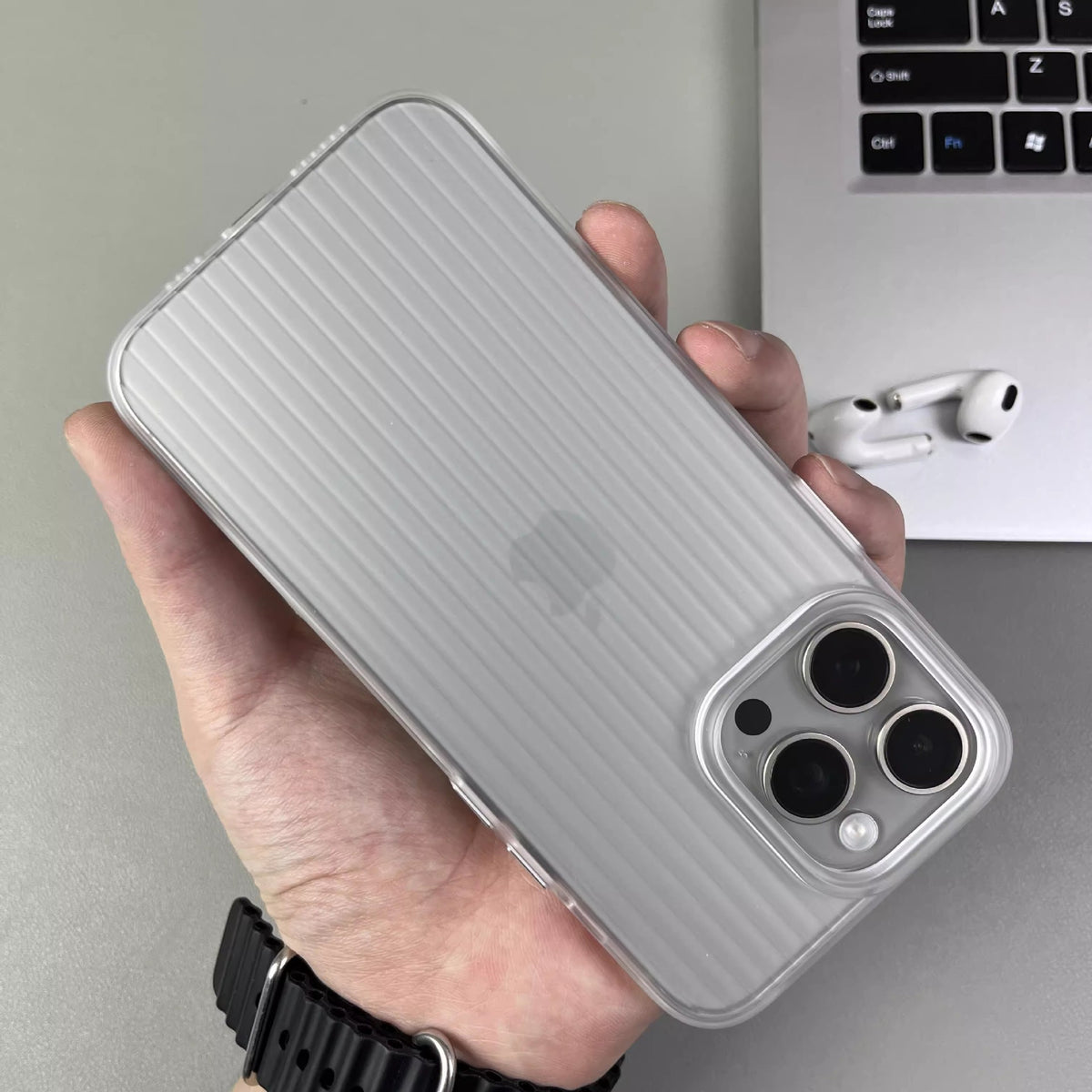 Housse de téléphone en métal ondulé pour la peau sorbée