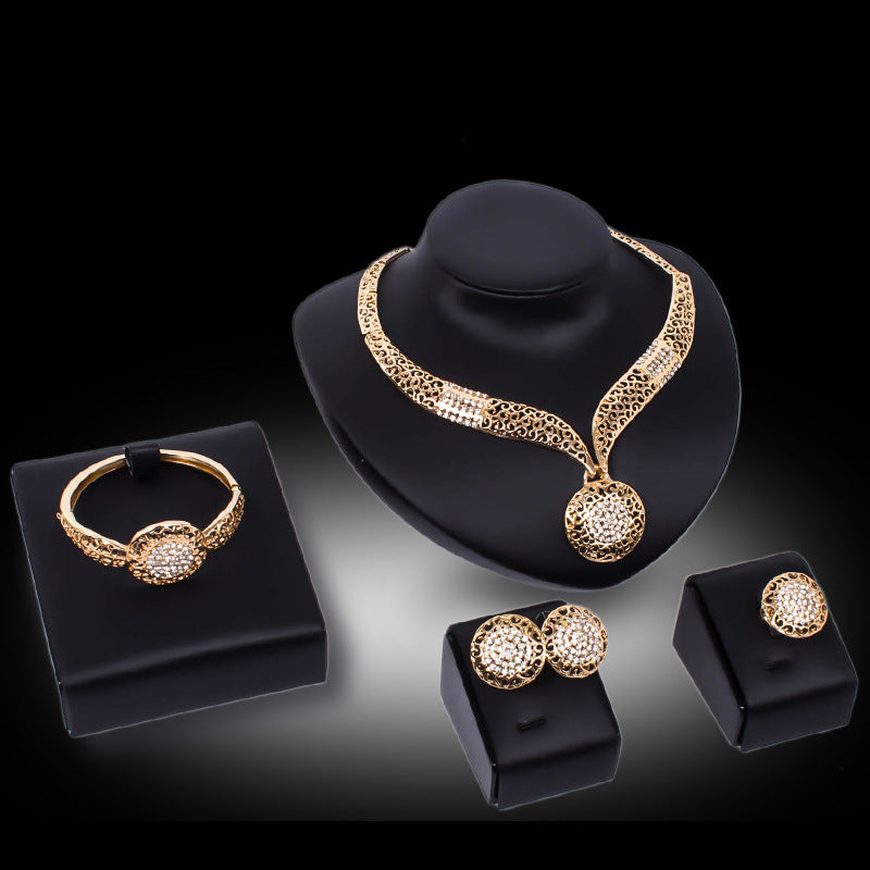 Collier boucles d'oreilles bague bijoux ensemble quatre pièces