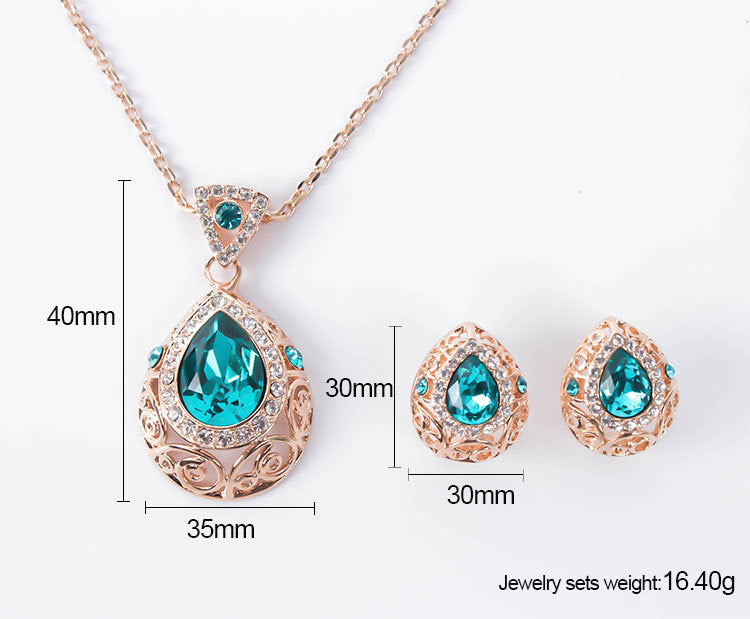 Ensemble de bijoux à motifs creux