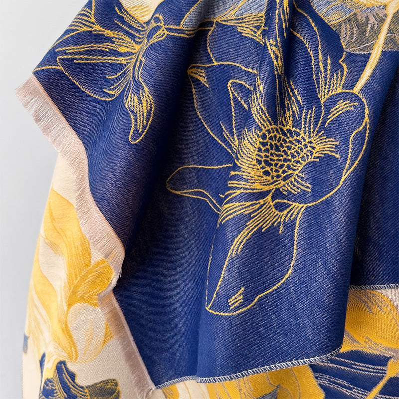 Paysage de style chinois et écharpe au look cachemire floral