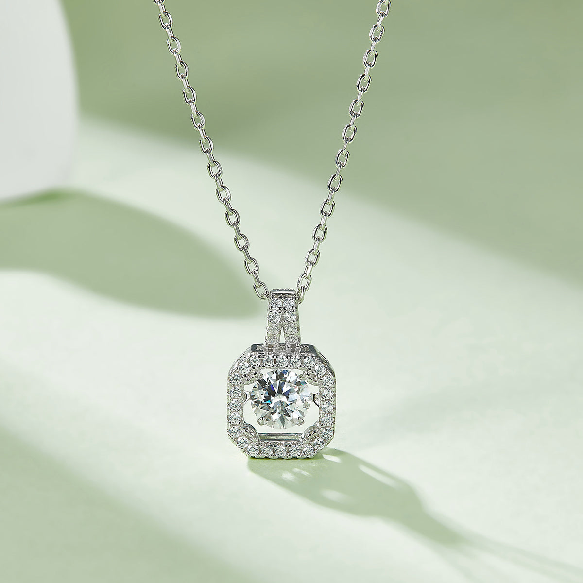 S925 Argent Sterling 0.5ct D Couleur VVS1 Moissanite Square Collier Halo 45cm Plat platine