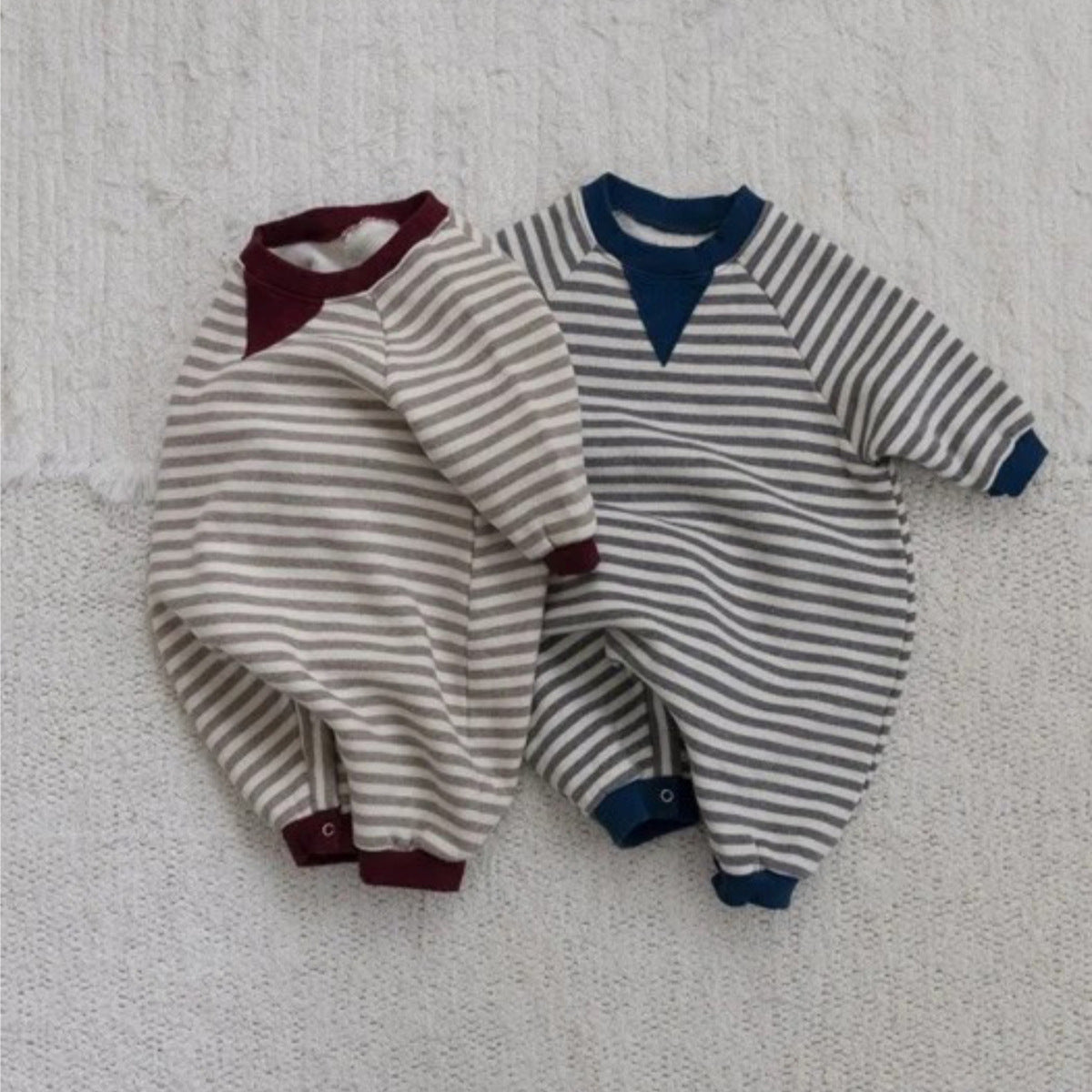 Design à rayures pour bébé en polaire d'hiver