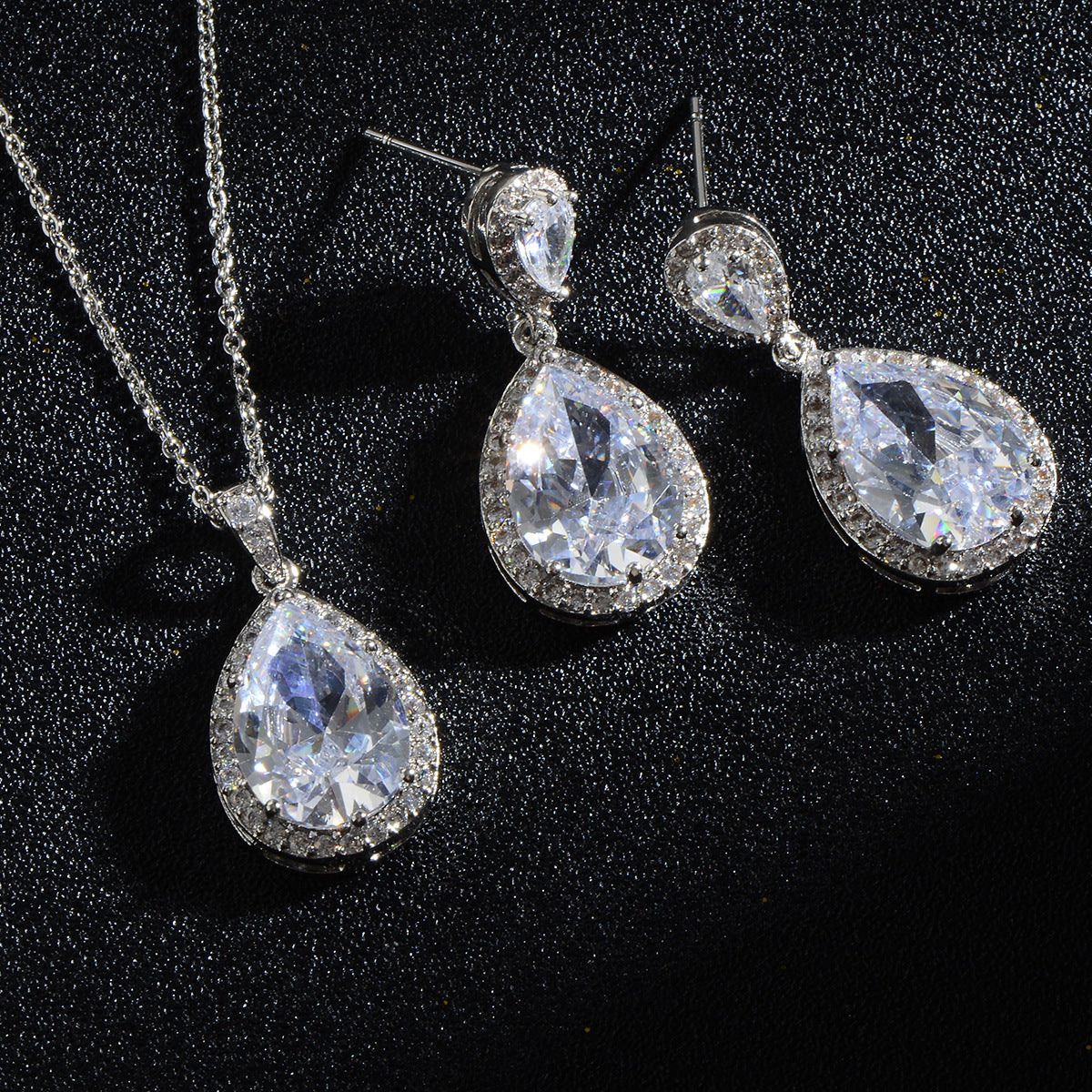 Bright Big Zircon gouttes d'eau Collier Eardrops costume mariée bijoux de mariage simple grâce