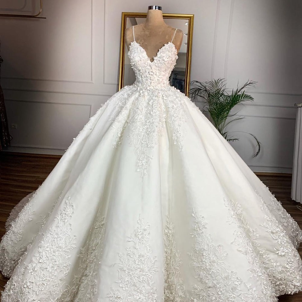 Deep V-col Sexy Dentelle Longueur du sol Robe de mariée Romantique Aura Banquet de mariage Dignifié W