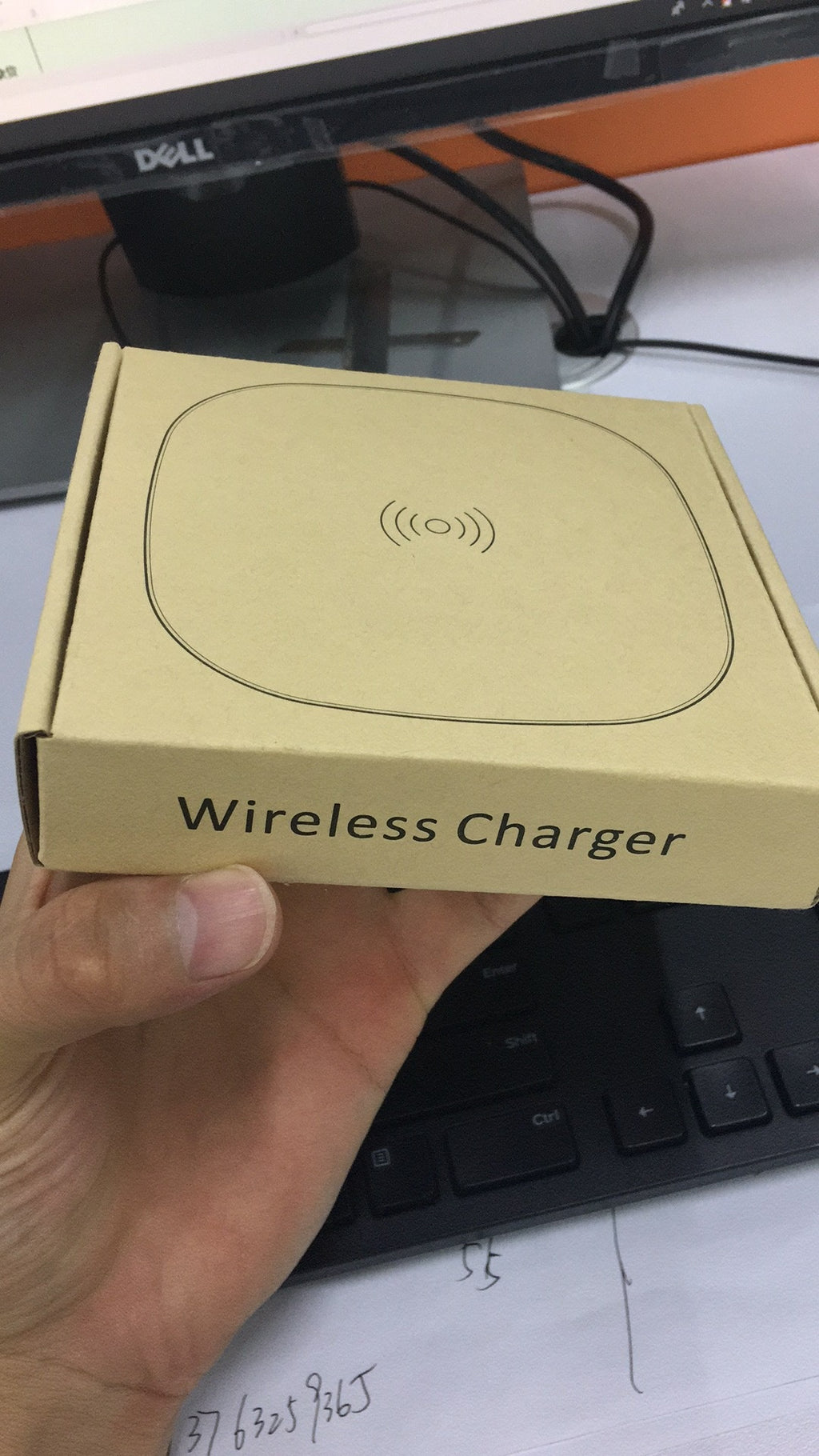 Chargeur sans fil en cuir d'enveloppe métallique
