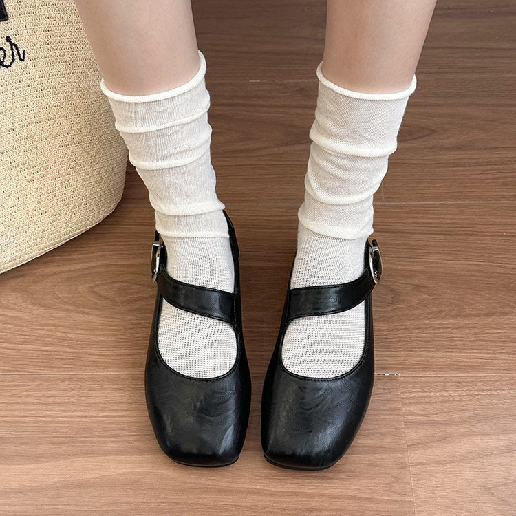 Chaussures de grand-mère carré en cuir doux