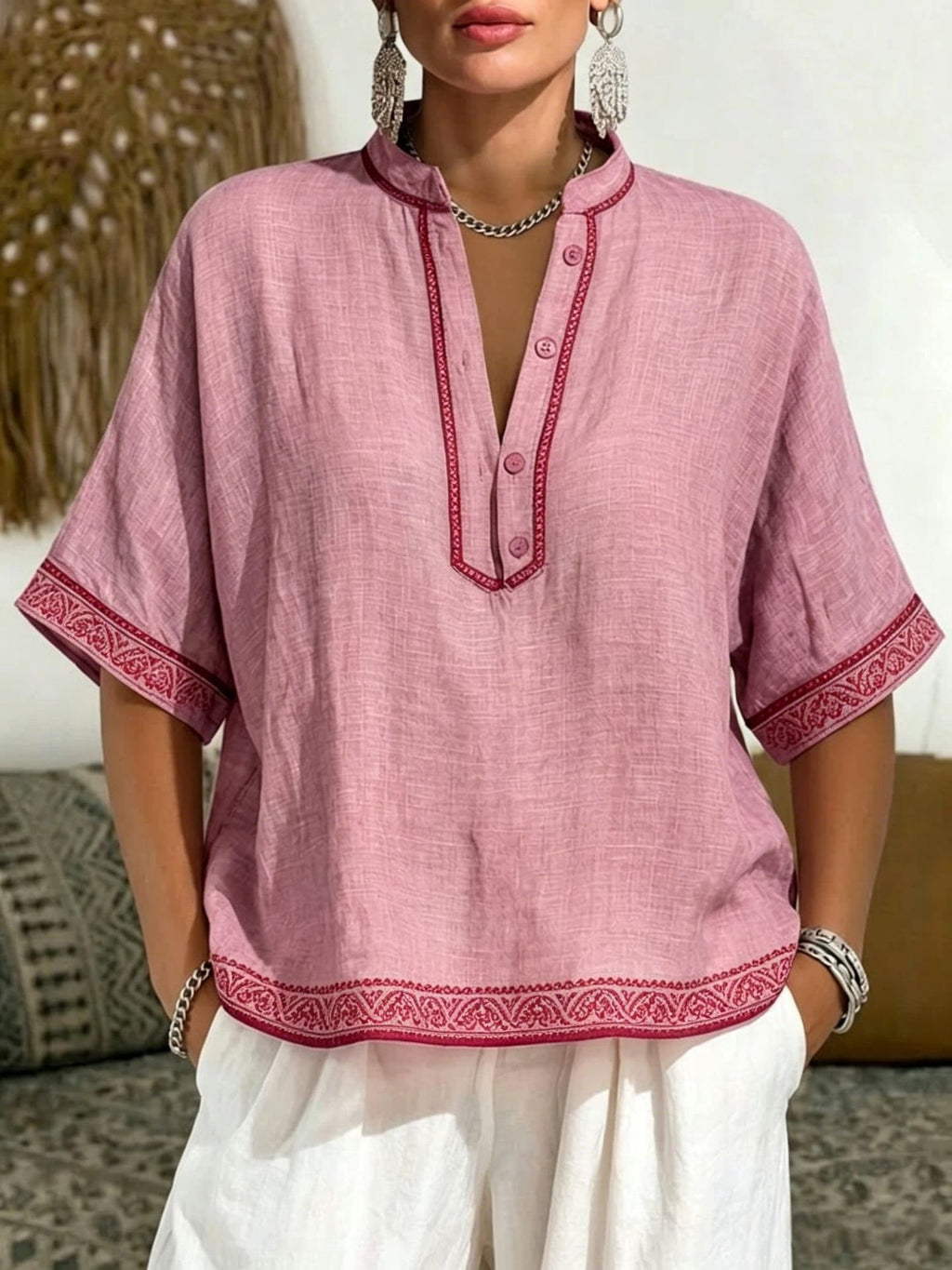 Tee-shirt élégant à col en V avec dentelle et boutons