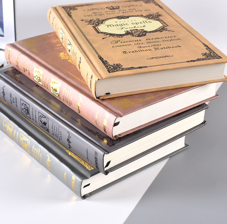 Livre magique vintage