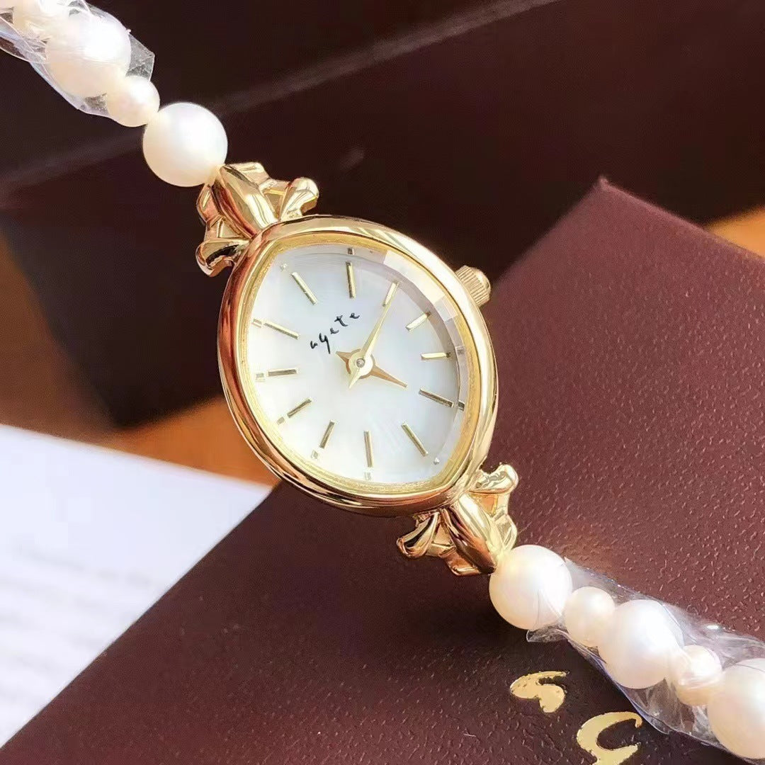 Vieille montre carrée pour les femmes Un design Dainty Mini Square avec un motif de blé