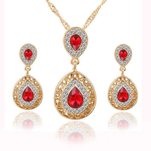 Boucles d'oreilles et ensemble de colliers