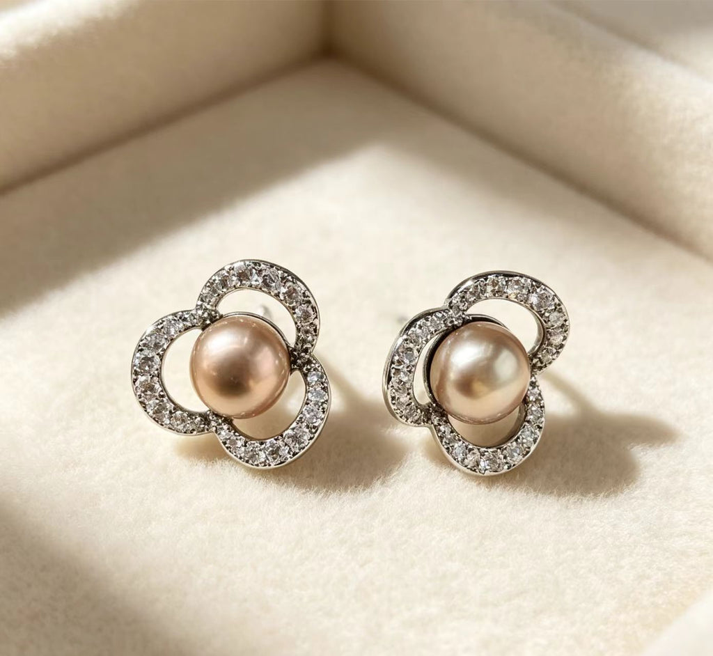 Boucles d'oreilles féminines en perles de Champagne incrustées de diamants à quatre feuilles
