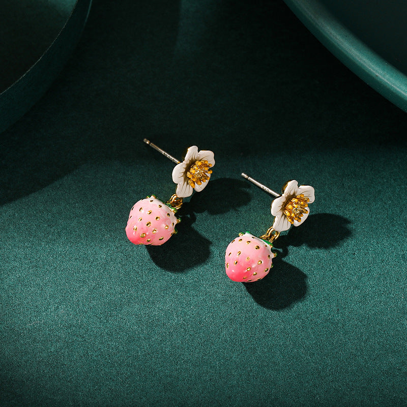 Boucles d'oreilles en argent émail fraise pour femmes