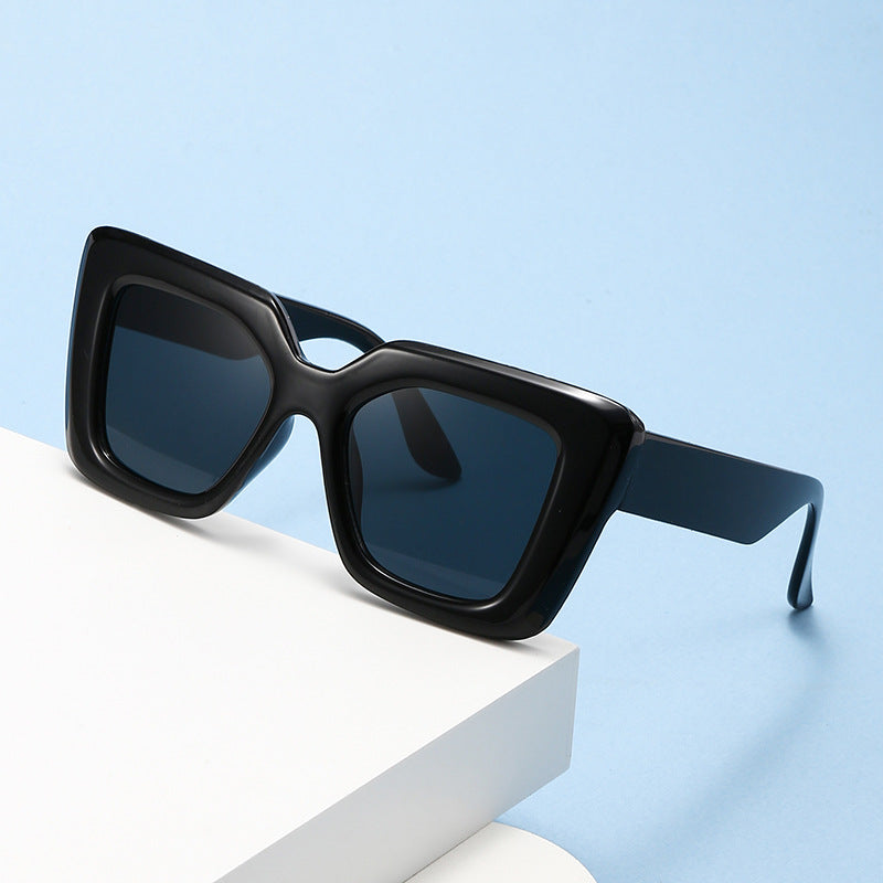 Lunettes de soleil femmes simples et élégantes