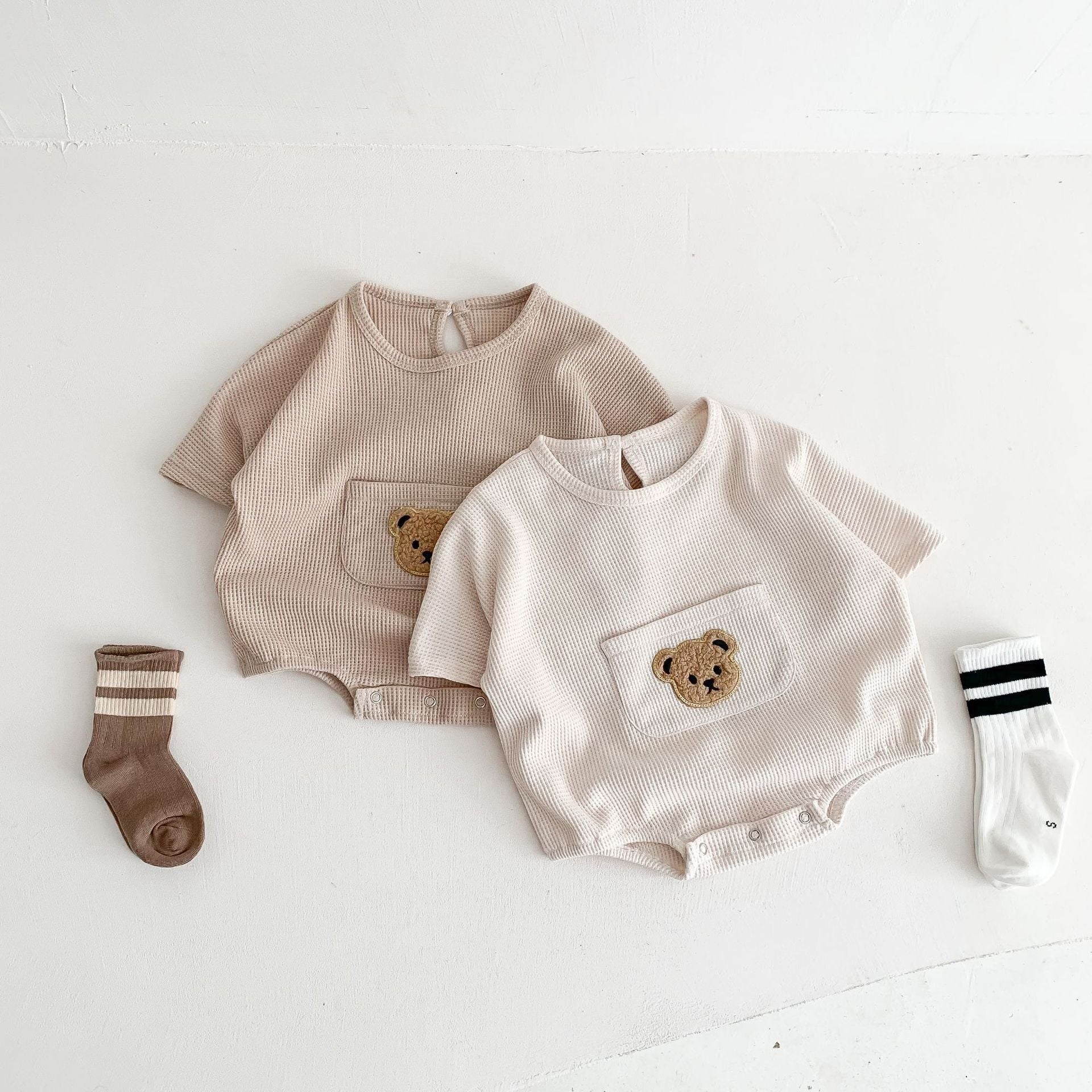Mignon petit ours bébé manches courtes combinaison de saut