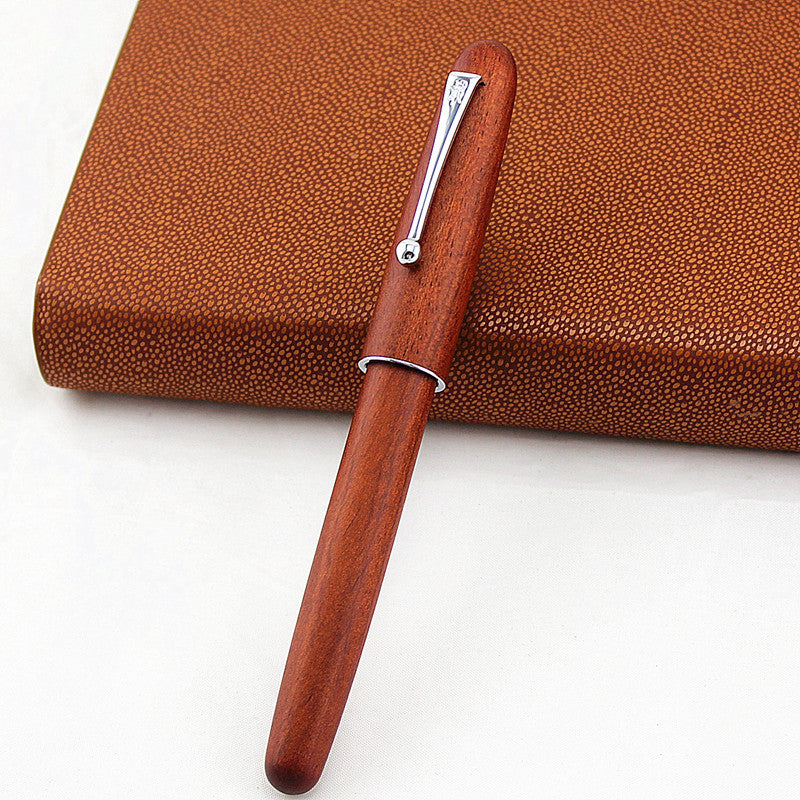 Stylo en bois ancien