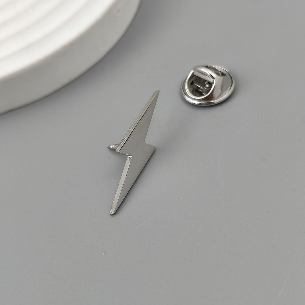 Broch plat en forme de foudre