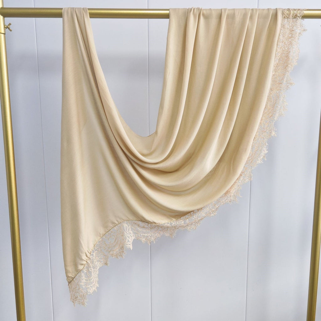 Écharpe de rayonne de couleur solide en dentelle