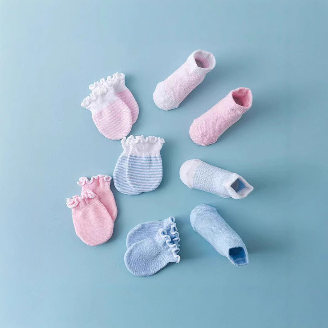 Gants et chaussettes bébé nouveau-né