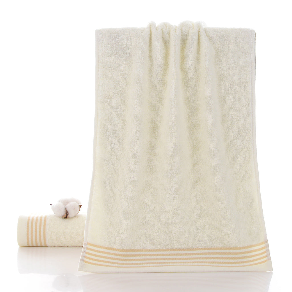 Serviette de coton et lavage du visage