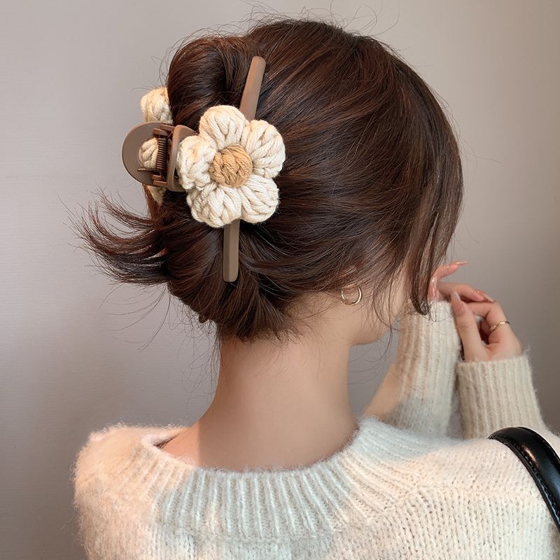 Grip de fleur de laine Élégante Barrettes femmes haut de gamme Clip sur le dos de la tête