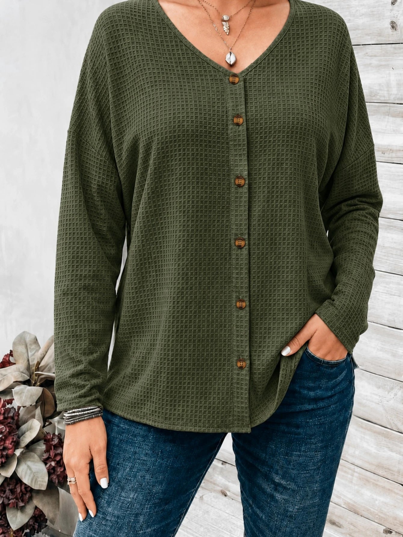 Blouse féminine avec épaules longues