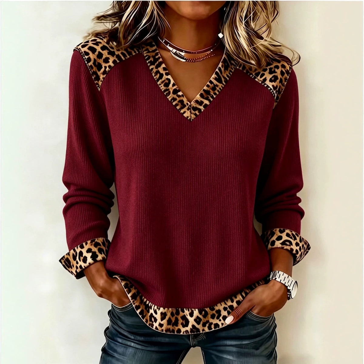 T-shirt à manches longues à col V à l'impression léopard pour femme