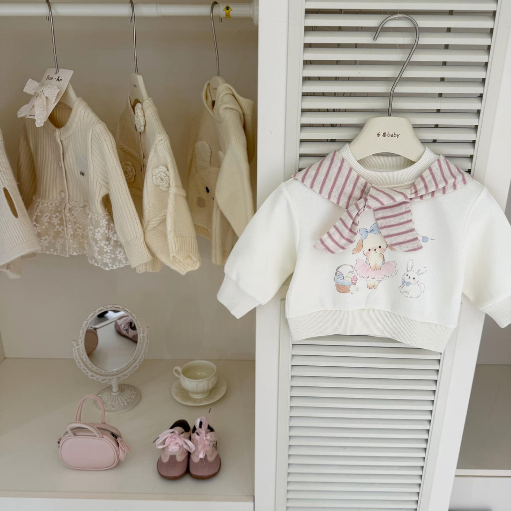 Ensemble de pantalons à fond de ventre rayé et de weater fille bébé