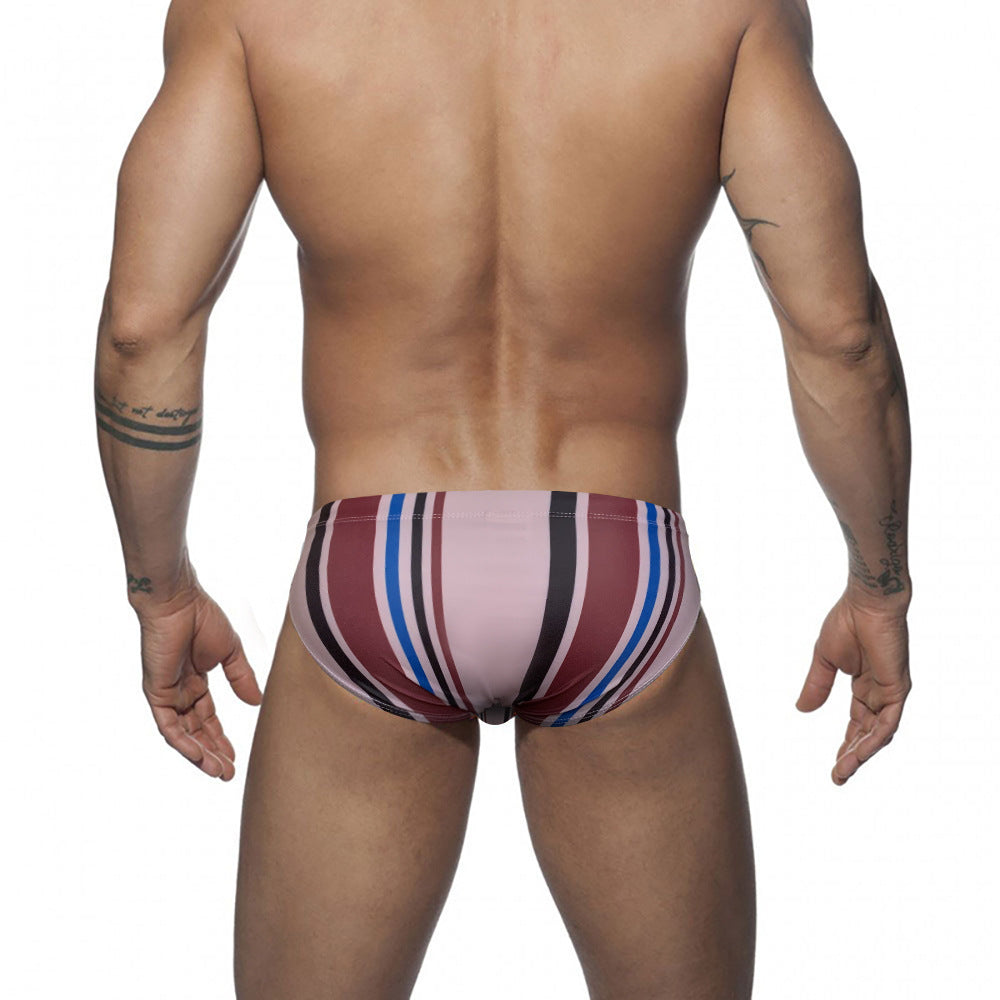 Slip bikini à rayures sexy taille basse pour hommes avec un design de coupe triangulaire
