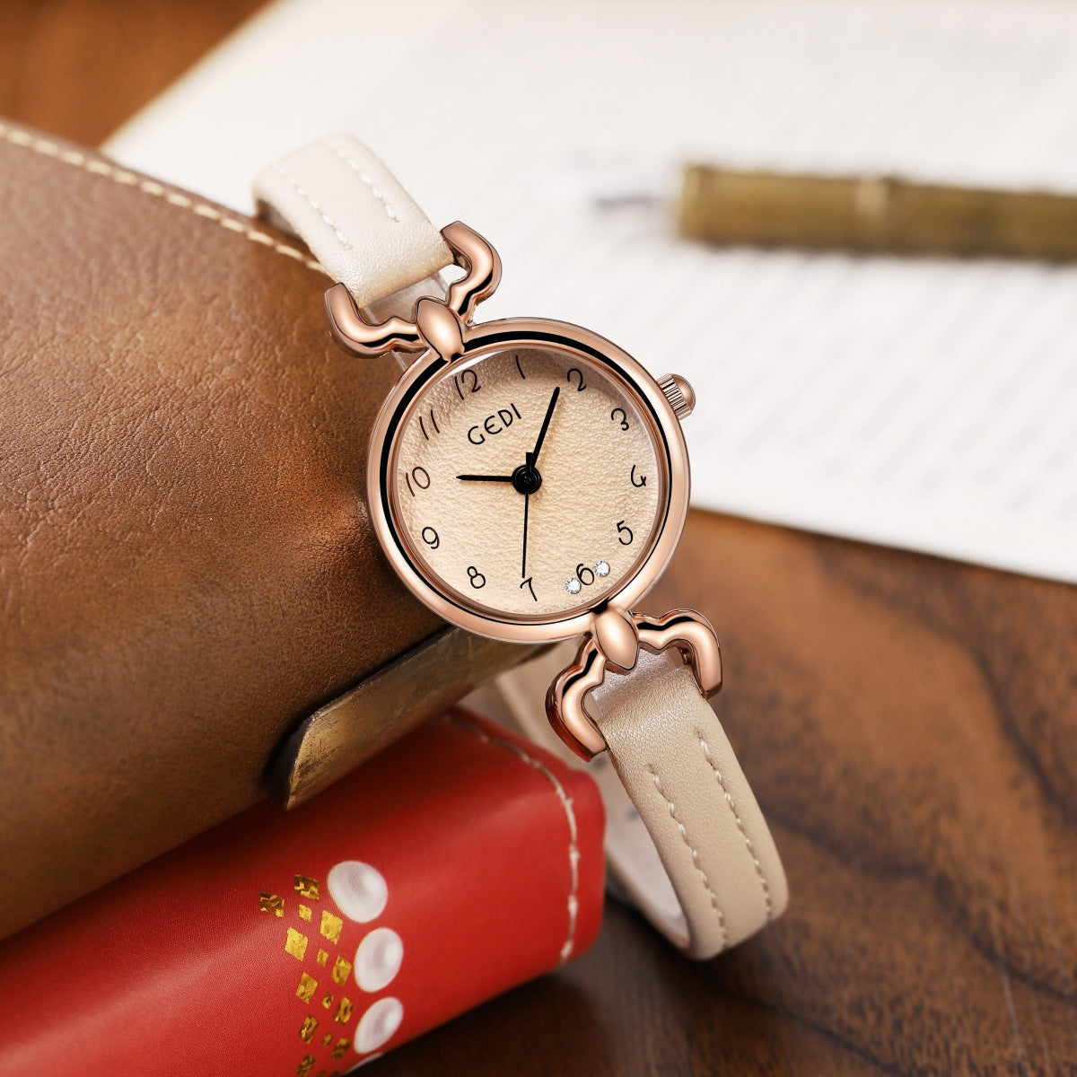 Slim Texturé Petite Cadran Montre femmes Quartz