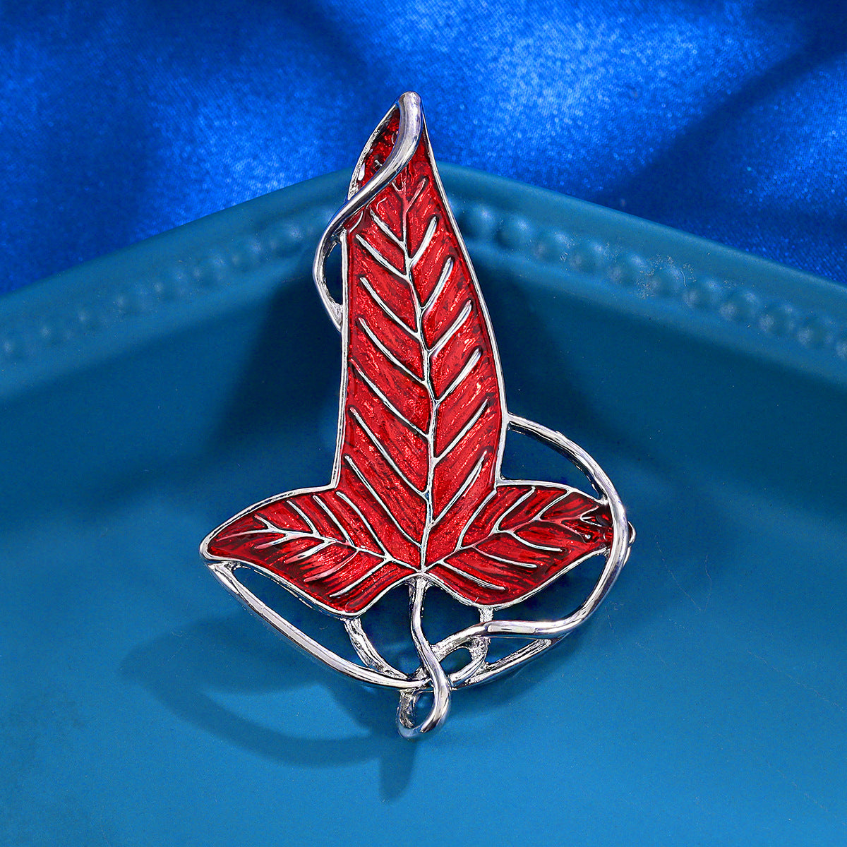Broche à trois dimensions pour femmes