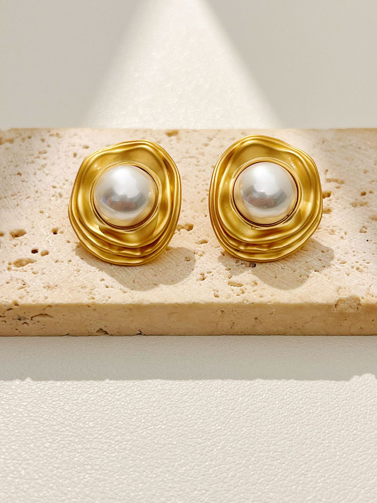 Boucles d'oreilles rondes haut de gamme en forme irrégulière