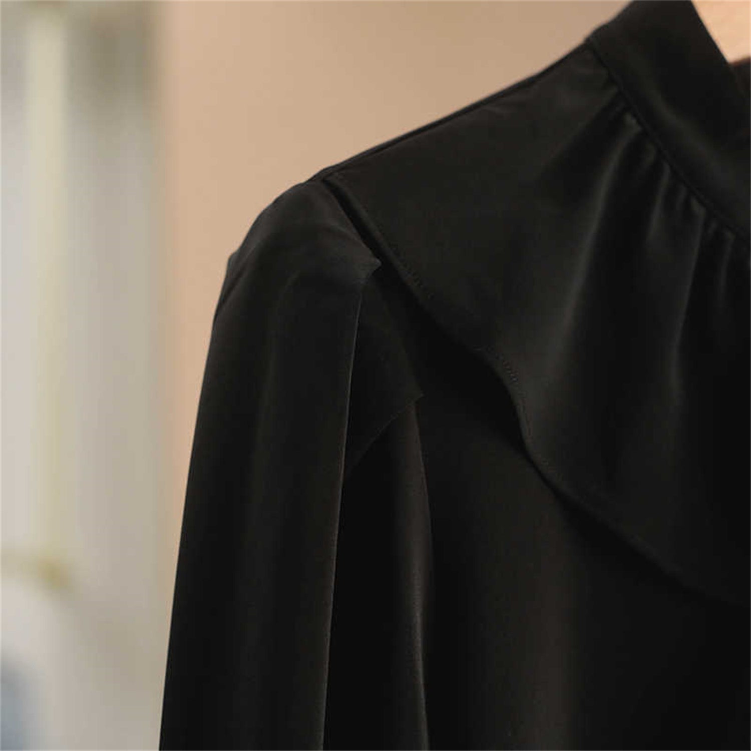 Cou rond Rufflé de couleur solide chemise simple