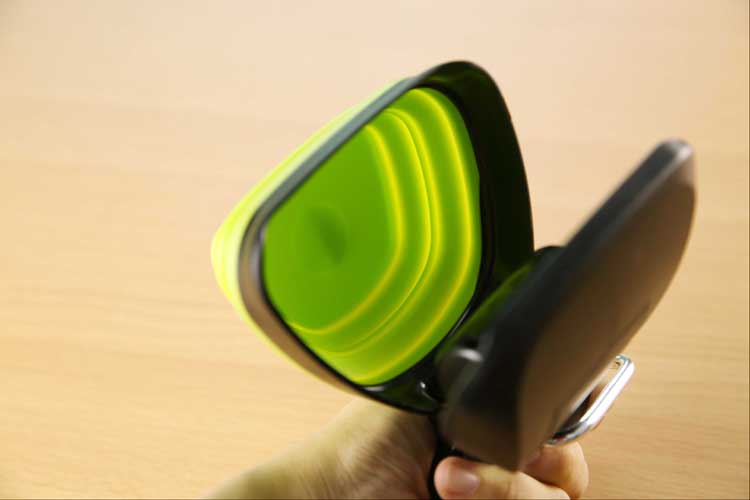 Chien Pet Travel Pooper pliable Scooper avec 1 rouleau de sacs décomposables Poop Scoop Clean Pick