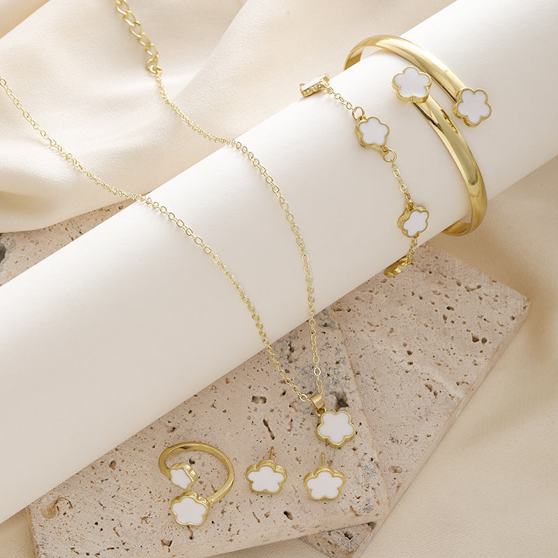 Parthenocisus Bijoux d'herbe costume simple huile goutte Lucky Flower Collier ensemble de 5 pièces