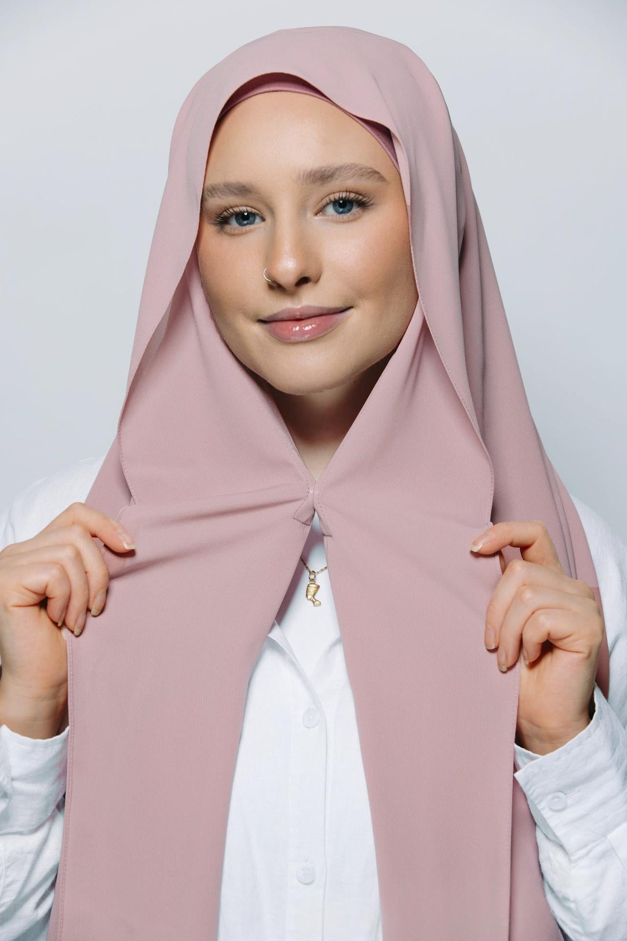Le foulard pratique avec un aimant intégré