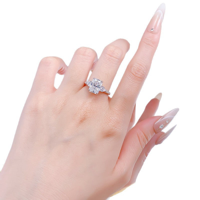 S925 Argent Long Rond Pointé-bottom 35-carat Moissanite Anneau de couleur D