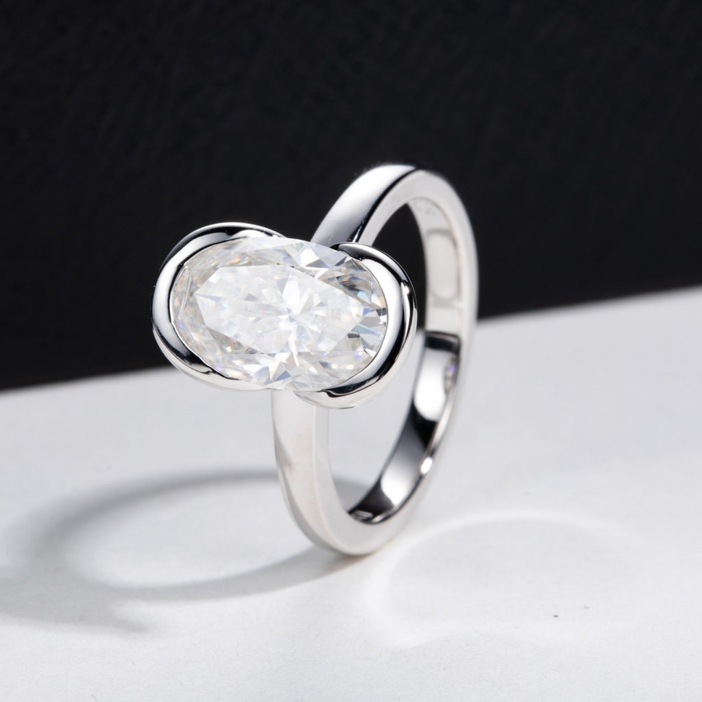 Silver Oval Semi mount Ring Avec un 3 carats De forme Fancy Moissanite Pour Femmes