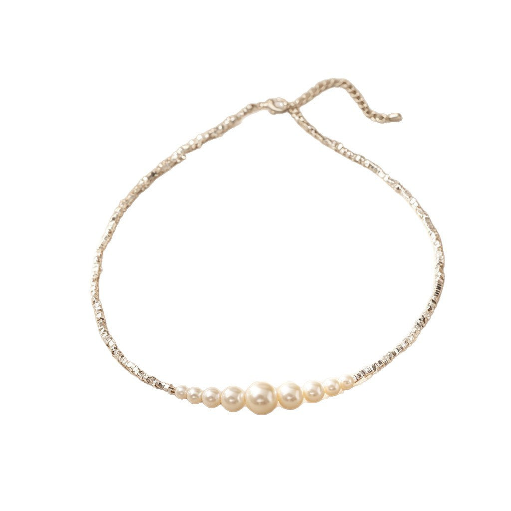 Collier Silver Pearl cassé est simple