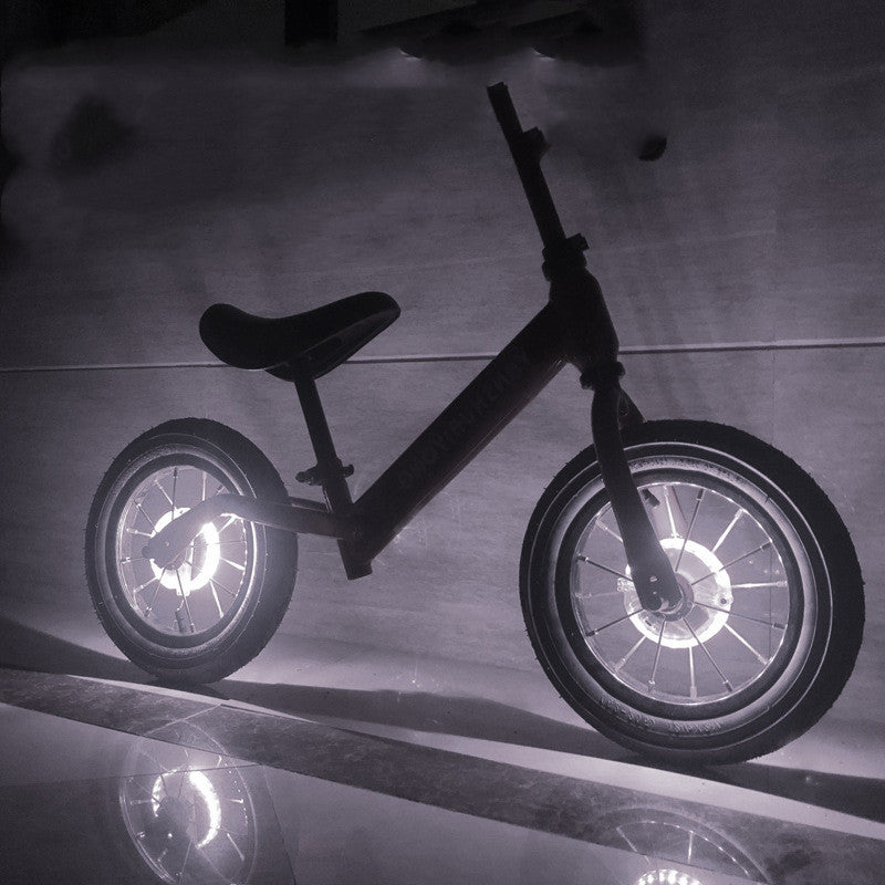 Balance des enfants vélo fleur tambour vélo Wind Roller lumière de patinage USB
