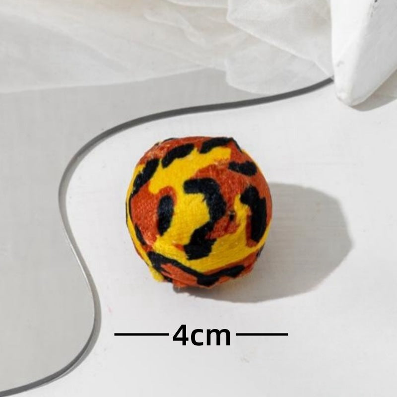Balle de teasing de chat en plastique coloré Mesh Hollow Sound
