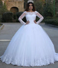 Source Robe de mariée vintage en dentelle blanche