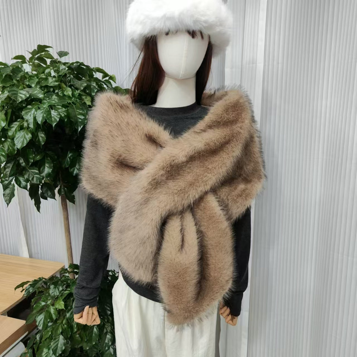 Clou de luxe léger en peluche polyvalente pour femmes