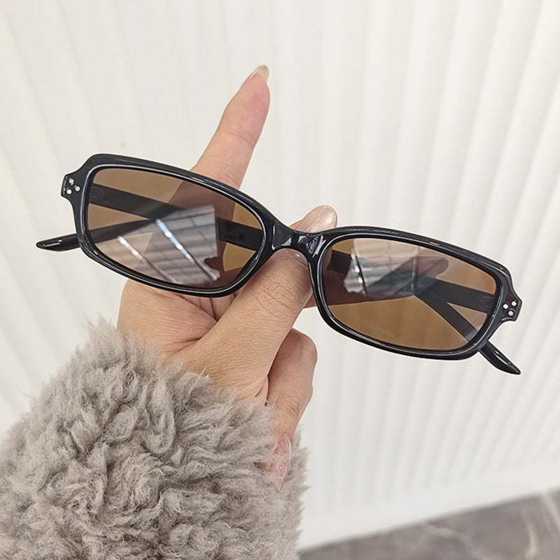 Lunettes de soleil tendance rétro de petit cadre carré