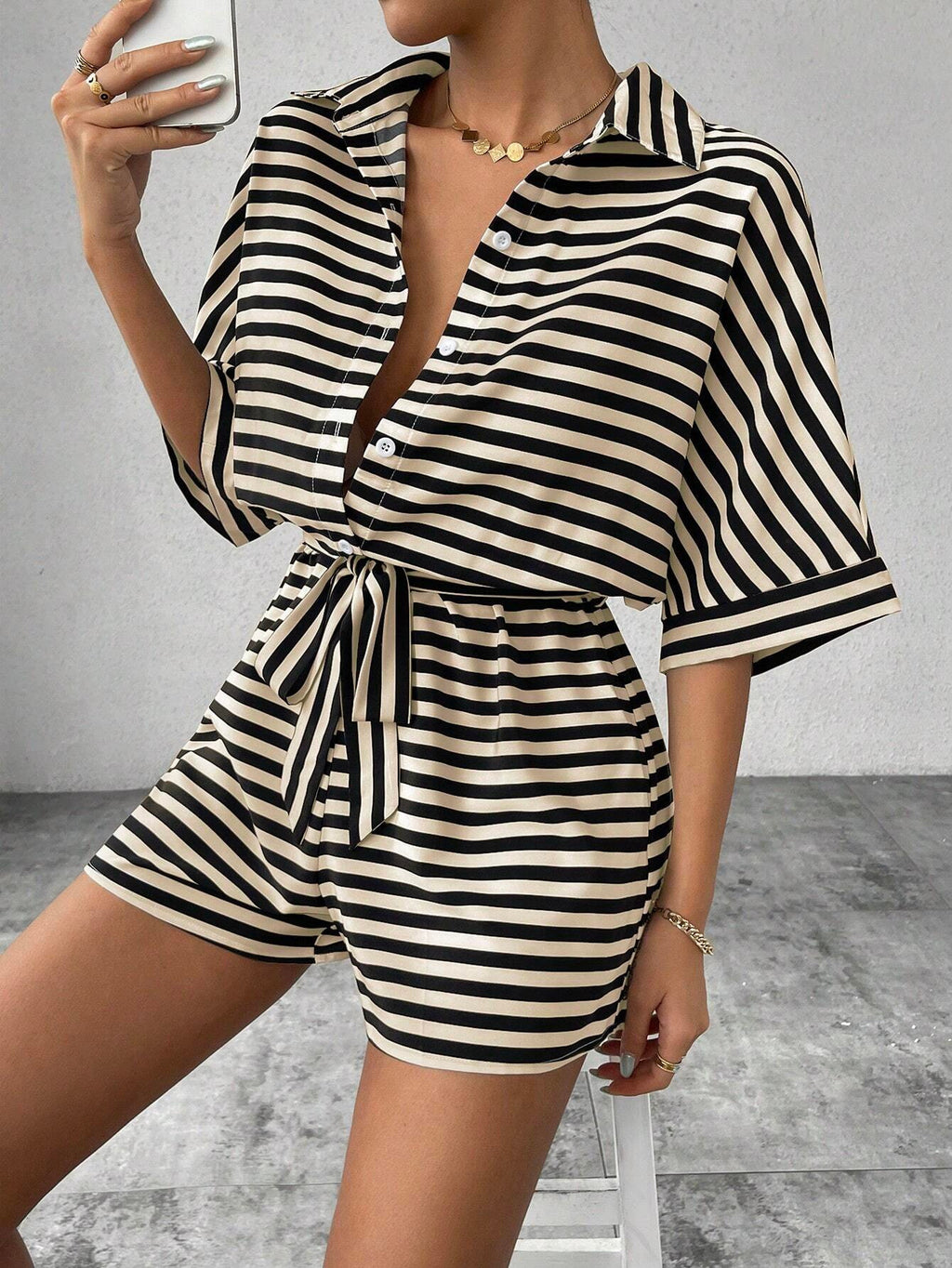 Costume rayé pour femmes