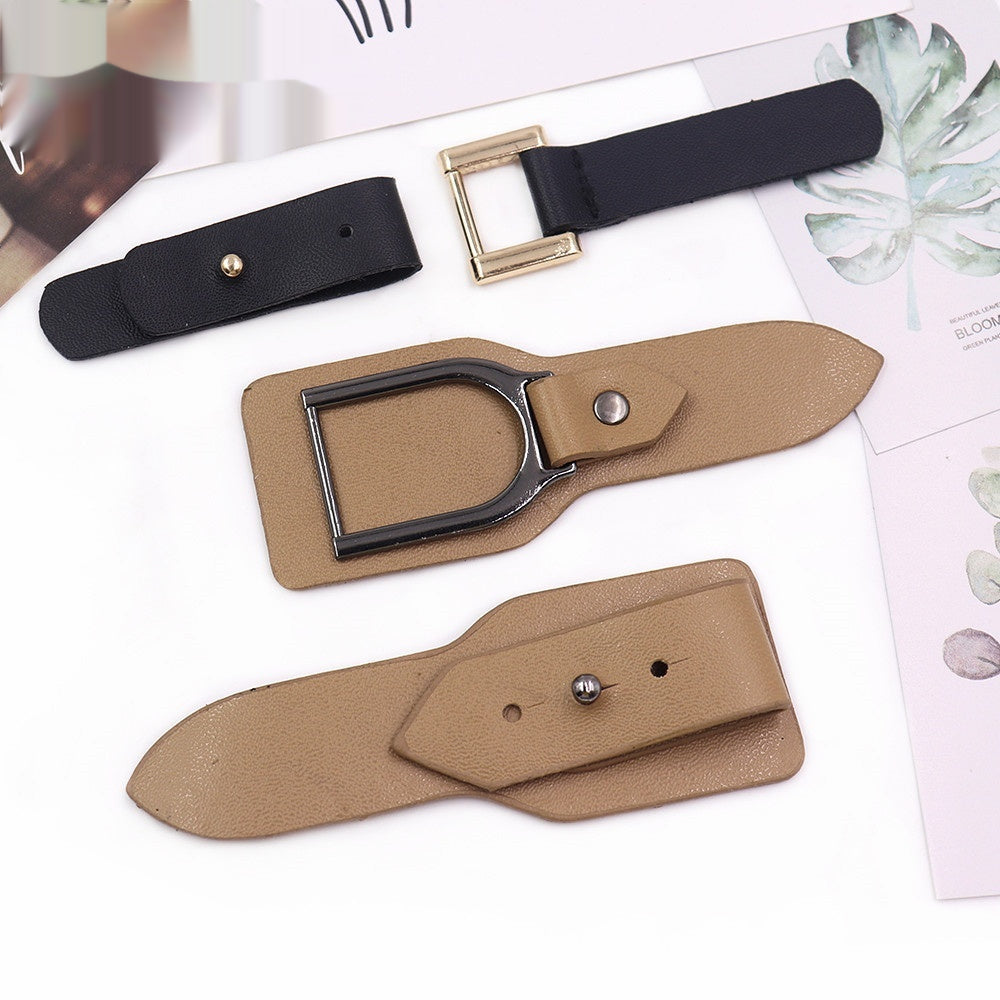 Boutons métalliques en cuir haut de gamme sur le manteau