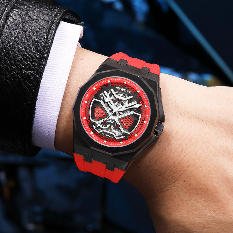 Montre mécanique Hollow tendance avec affichage lumineux et résistance à l'eau pour les hommes
